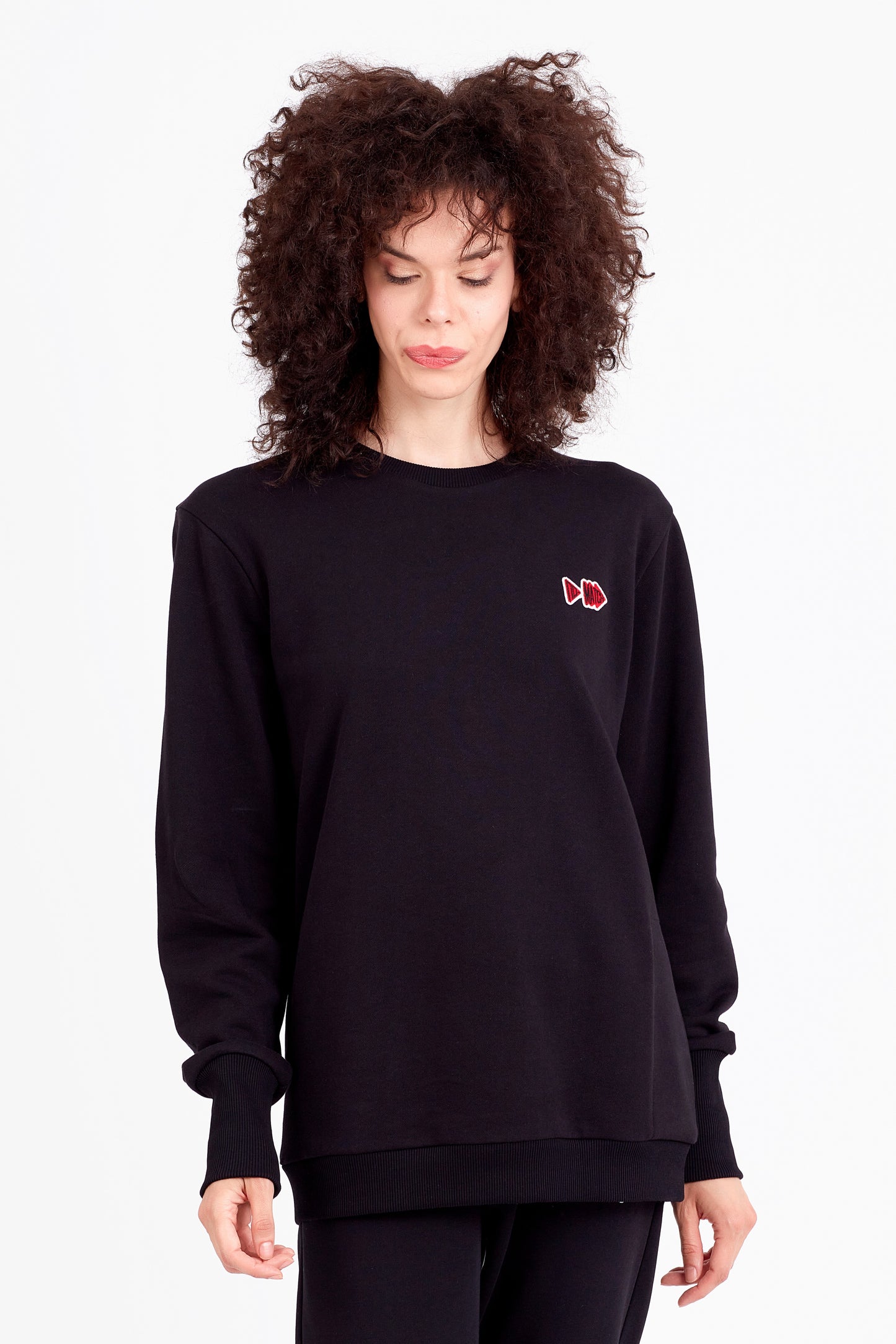 ENJOY THE SHOW | Kadın Siyah Oversize NM Arka Şerit Detaylı Bisiklet Yaka Sweatshirt (200-K-0021)